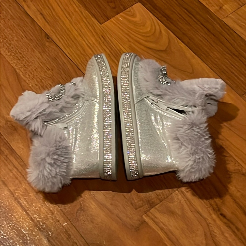 New Furry with Silver Sequin Bling Toddler Slip-On Boots - Picture 4 of 10